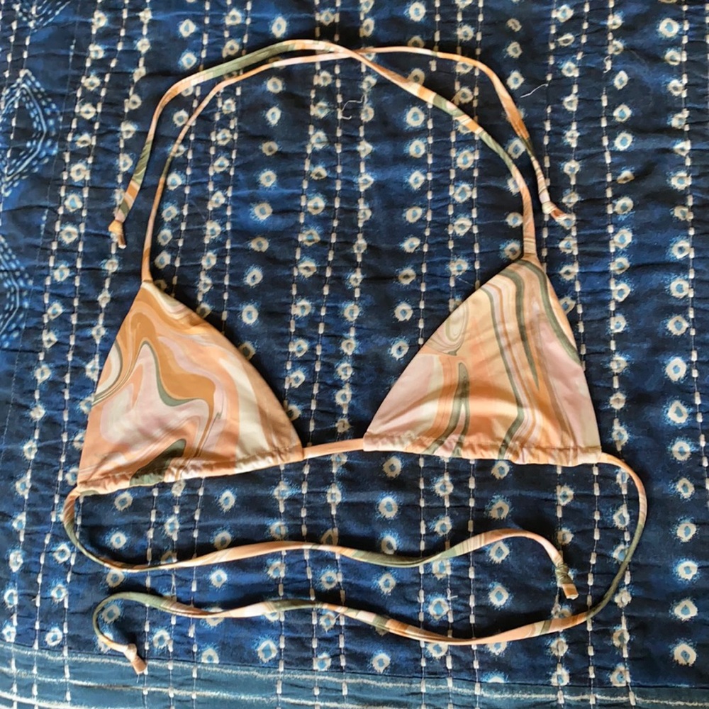 Beach Riot Winona Top in Marble - Picture 2 of 4